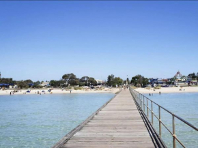 Coastal Oasis Charming Retreat Steps from Rye Beach, Rye